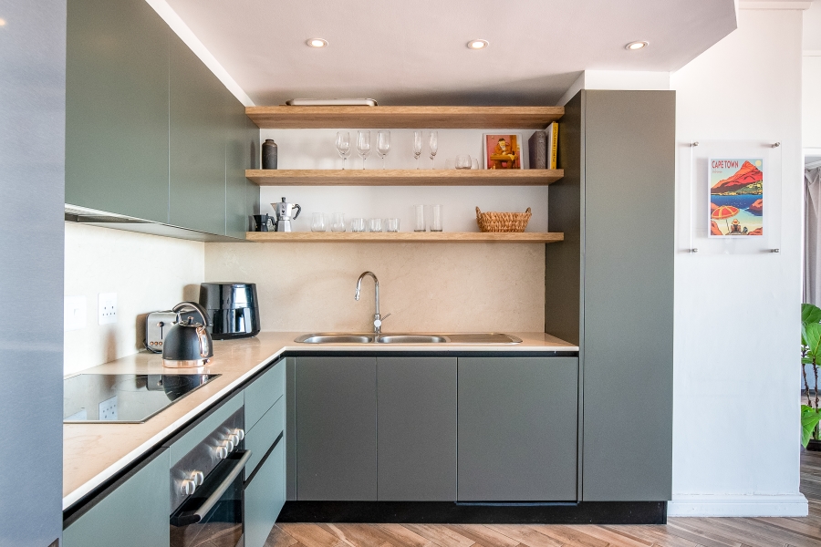 To Let 2 Bedroom Property for Rent in Green Point Western Cape